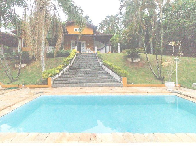 Chácara Impecável em Condomínio